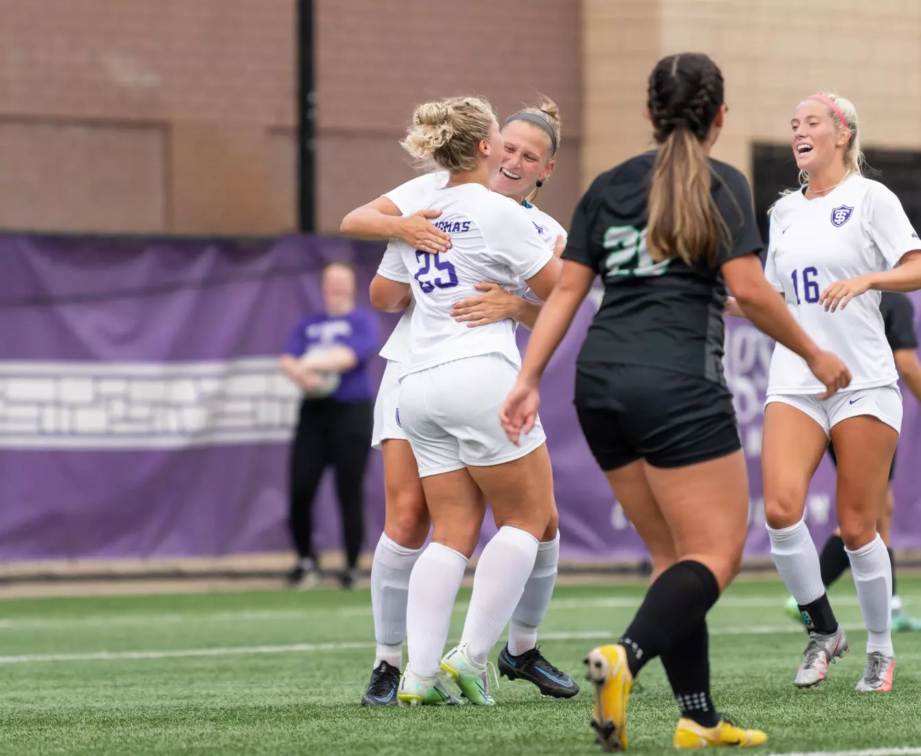 Camryn Rintoul, Annika Eckroth, Lexi Huber