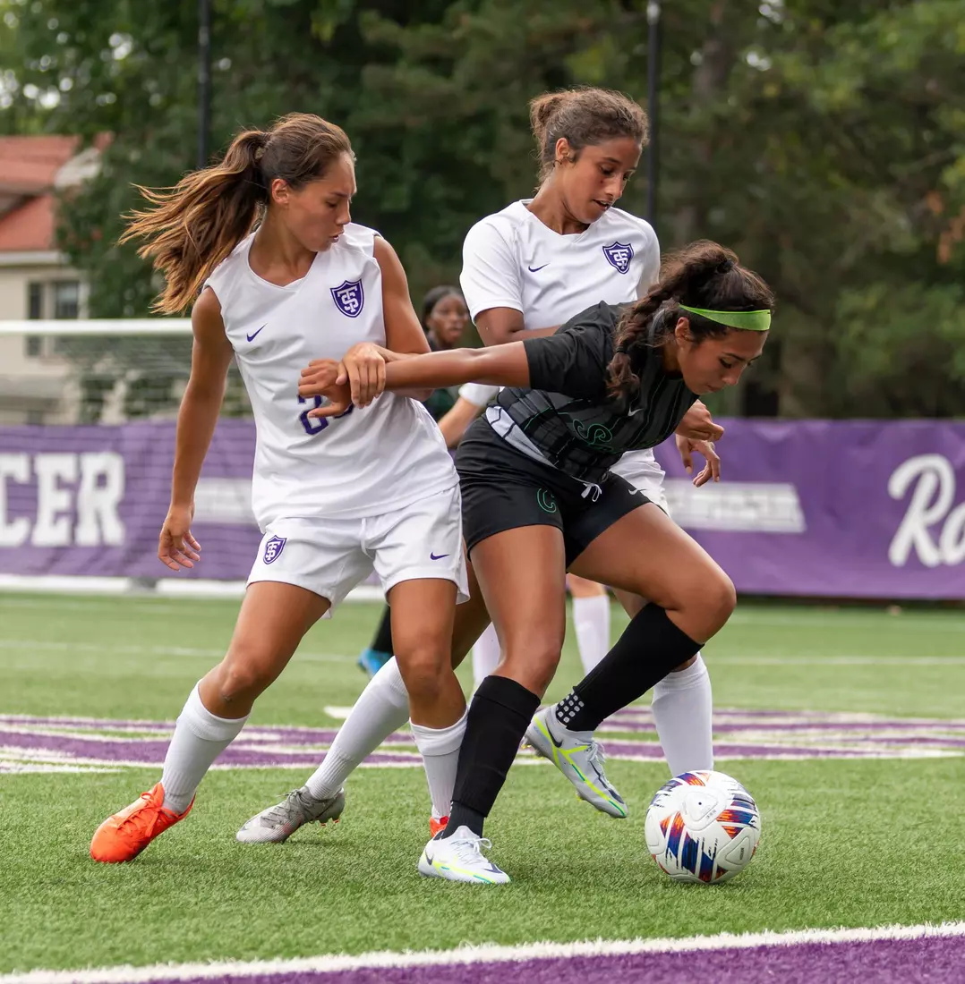 Mariah Nguyen, Tess Phillips