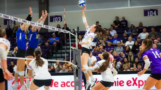 Tommies force fifth set against Summit League leader Image