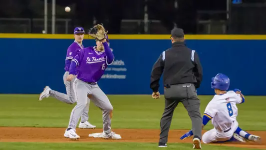 Baseball falls 2-0 and 10-1 to open series at Sacramento State Image