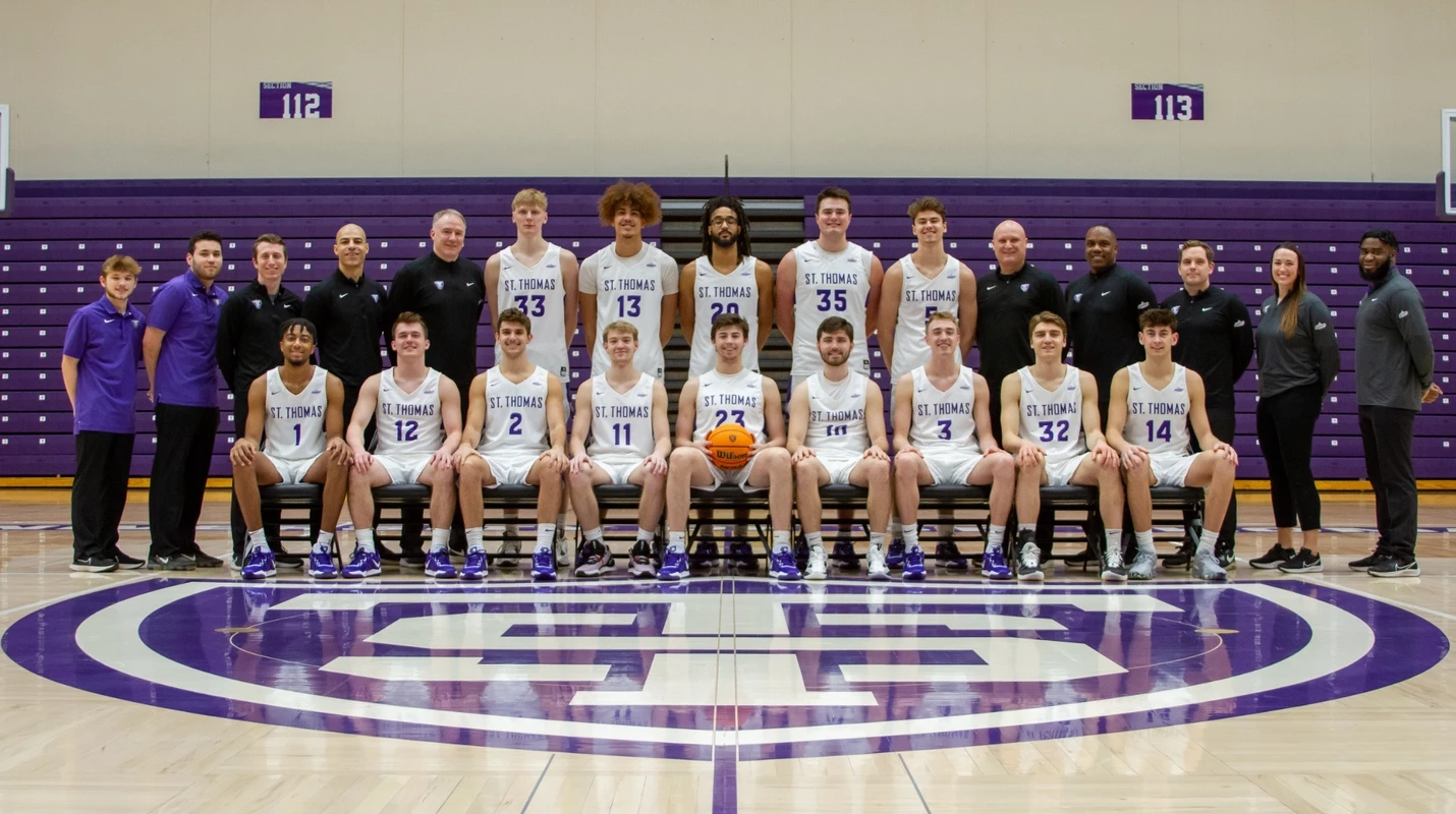 2022-23 Tommie Men's Basketball Team Photo