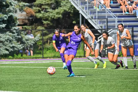 Nguyen's hat trick propels Women's Soccer to 7-0 victory Image