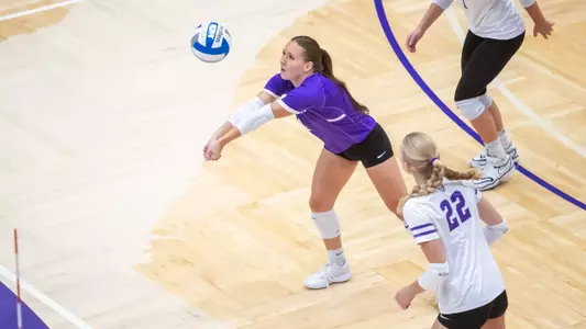 Volleyball travels to face top two preseason teams in USD and SDSU Image
