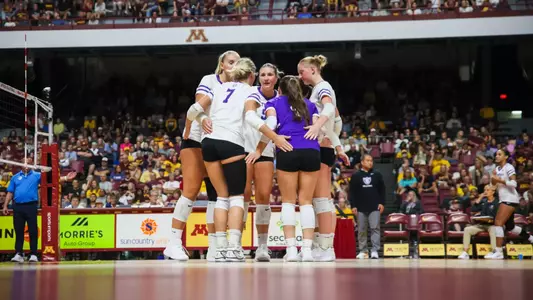 Volleyball’s first league loss comes at South Dakota, 3-1 Image