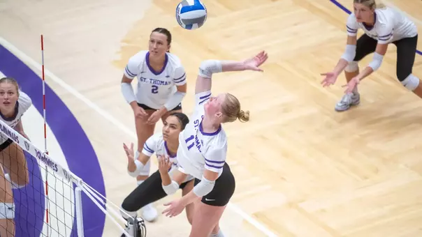 Schmidt delivers 19 kills, Kealy adds a double-double in victory over Omaha