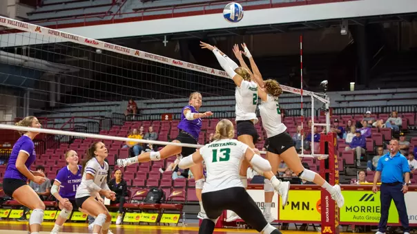 Volleyball secures tournament title with sweep over Southern Miss