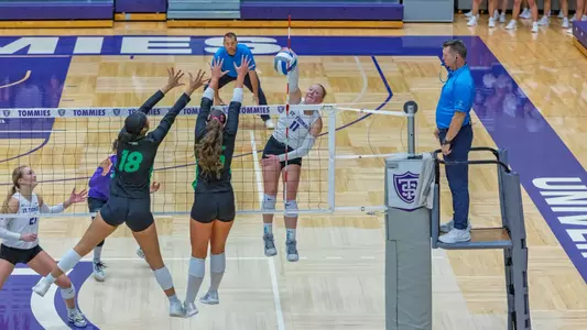 St. Thomas defeated North Dakota 3-0 on Thursday, Oct. 22, 2026 in Schoenecker Arena for its fourth straight sweep win.