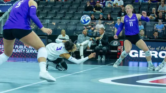 Taylor McNear / St. Thomas volleyball defeated Omaha in a sweep at Baxter Arena in Omaha, Neb., on Friday, Oct. 9, 2026.