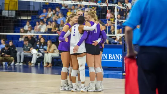 St. Thomas volleyball falls in five sets at Marquette to close non-conference Image