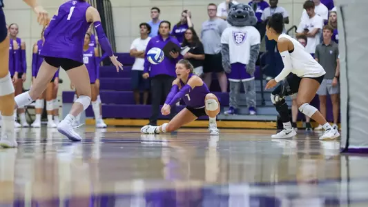 St. Thomas fell to UIC on the second day of the Tommie Invitational Volleyball Tournament hosted at Schoenecker Arena in St. Paul, Minn.