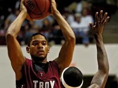 Trojans Pick Up First Win, 92-79 Image
