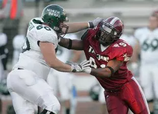 Trojans Lang Honored By The Sporting News Image