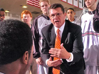 Trojans Fall to Gators in 2nd Half Image