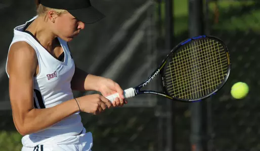 Strong Showing By Tennis At UNF Image