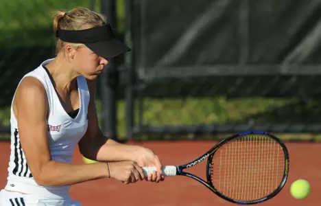 Trojans Ease Past NMSU Image