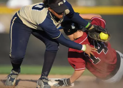 Trojans Split with FAU on Saturday Image