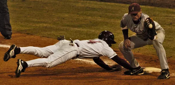 Trojans Sweep Series Arkansas State Image
