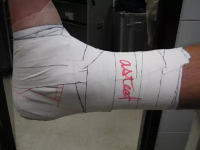 I'm Putting on a Taping Clinic Image