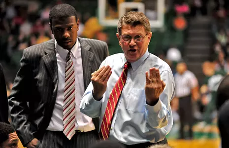 2010 Men's Basketball Camp Info Image