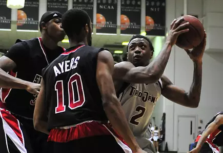 Maestri Gets 450th Win as Troy Rolls Image