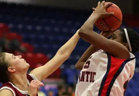 Trojans Rally for 58-52 Victory Over FAU Image