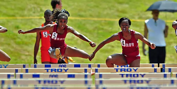 Trojans Run Well in Auburn Image