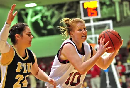 Sophie Kleeman Elon Preview