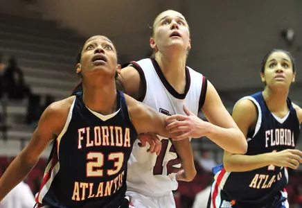 Troy Falls In Home Finale Image