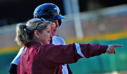 Trojans Drop Two at Hawaii Image