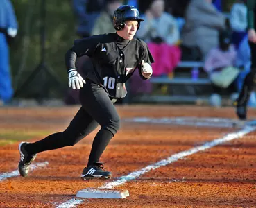 Big First Inning Leads Trojans to 2-0 Start Image