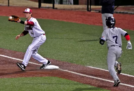 Trojans Fall to FAU 5-4 in 11 Innings Image