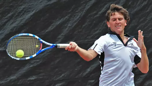 Trojans Move to Championship Match Image