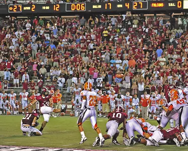 Taylor Kick Bests Bowling Green Image