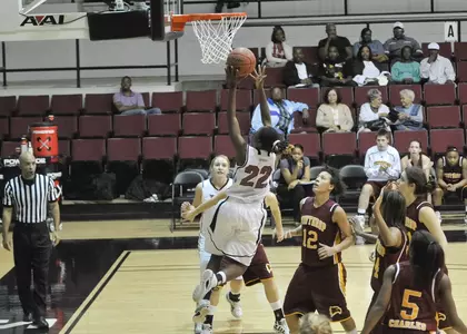 Troy Falls in First Contest on the Road Image