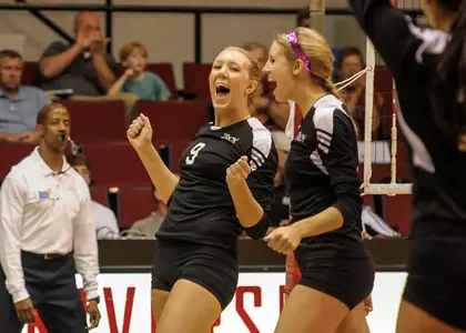 Trojans Survive in Five Sets at Florida A&M Image