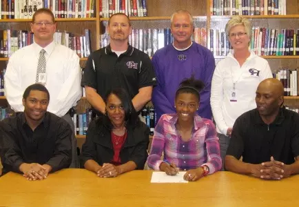 Bria Epps Signing