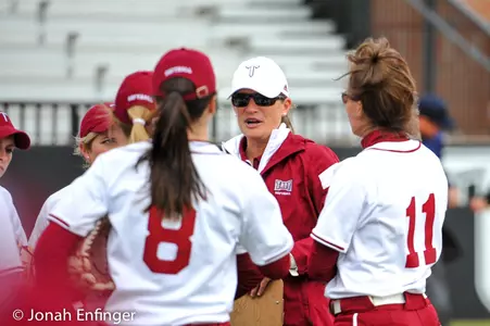 Mullins talks with team