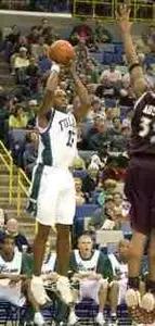 Nick Sinville tallied 16 points and six rebounds in Tulane's 74-58 victory over Loyola.