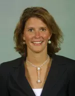 After six years as the head women's volleyball coach at Tulane, Betsy Becker will move into fundraising at the school in order to spend more time with her five-year-old son.