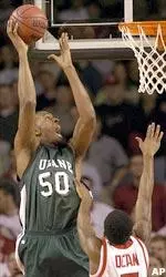 Quincy Davis will be a key factor in Wednesday's C-USA Tournament game against Charlotte.