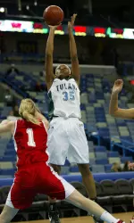 Brittany Lindsey turned in her second-highest point total in her career with 18