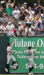 The Tulane baseball team recorded the tenth highest attendance in 2008 in NCAA Division I.
