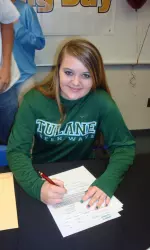 Melody Mandelbaum signs her National Letter of Intent