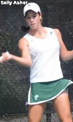 Freshman Emma Levy defeated Rice's Julie Chao 6-4, 6-2 on Court 2 Sunday afternoon at the Goldring Tennis Center.