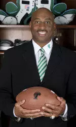 Curtis Johnson and the Green Wave Football Team Head to Birmingham, Ala.