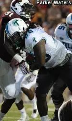 Junior fullback Rob Kelley scored from seven yards out late in the first half to stake the Wave to a 10-0 halftime lead. Kelley finished with 76 yards on 16 carries.