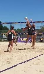 Tea Juric and Jackie Wegner finished the regular season with a 27-8 record