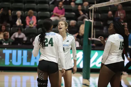 Lexie Douglas, Kristen Thompson, Lauryn Green