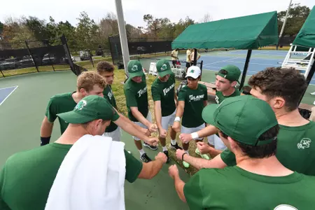 mens tennis huddle 2021