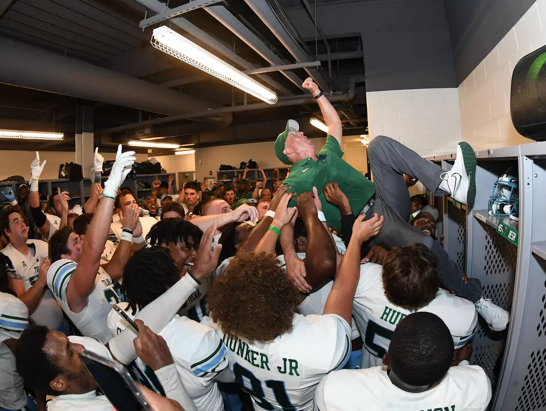 Willie Surfing - Kansas State